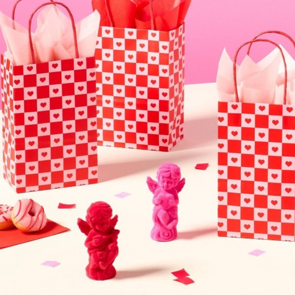 Spritz Cupids Figurals in Pink and Red - Picture 5 of 11